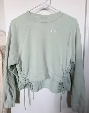 Nike top thumbnail 1