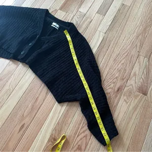 Urban Outfitters Cropped Cardigan Womens Small Black Ribbed Knit Shrug Oversized thumbnail 5