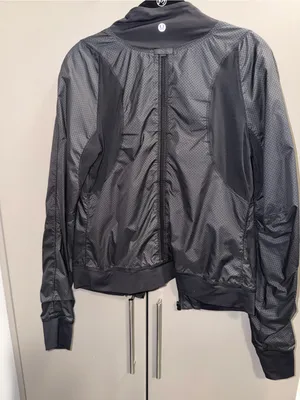Lululemon Lightweight reversible Bomber Jacket. Women’s 8! Sleek fit. thumbnail 6