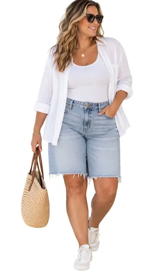 American Eagle Women's Stretch Denim Jorts Bermuda Shorts Size 16 Light Wash thumbnail 1