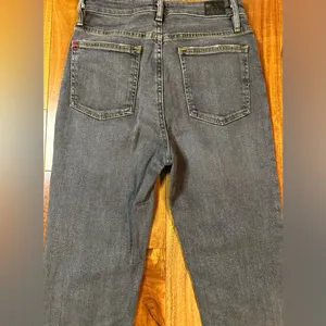 BDG Girlfriend Highrise Straight Leg Jeans - An Urban Outfitters Brand thumbnail 8