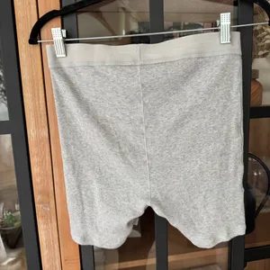 SKIMS boyfriend boxers shorts high waisted rise ribbed cotton light heather grey thumbnail 4
