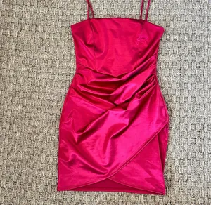 Windsor Red Satin Mini Dress Size Medium thumbnail 6