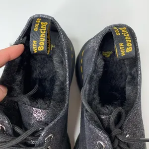Dr. Martens Boots Women’s Metallic Leather Faux Fur Lined Platform Oxford 10 thumbnail 3