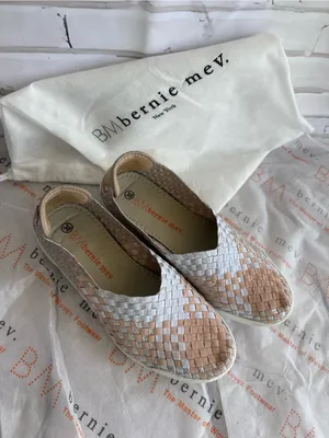 bernie mev. Catwalk Woven Slip-On Flats in Beige and White thumbnail 1