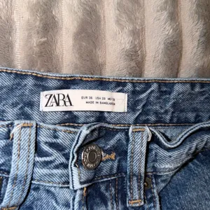Zara High Rise Straight Leg Jeans Medium Wash Blue Denim Women Size‎ 29 thumbnail 4