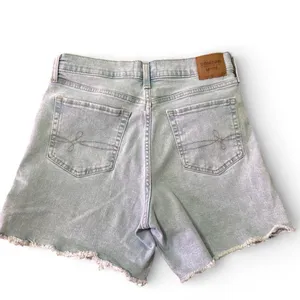 Levi's Denizen light wash denim shorts  thumbnail 2