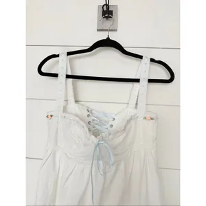Strangers & Lovers Women’s Medium White Corset Back Sweetheart Neckline Dress thumbnail 2