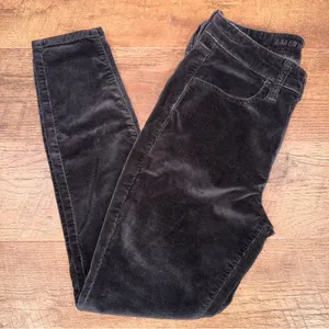 American Eagle Women’s Hi-Rise Black Corduroy Jeggings Pants – Size 6S thumbnail 1
