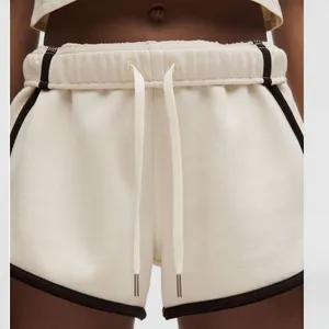 Lululemon Scuba Mid-Rise Oversized Short 3" Trim Light Ivory / Black NWT thumbnail 3