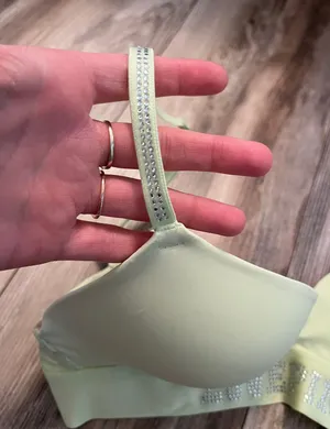 PINK Victoria’s Secret Bra thumbnail 2