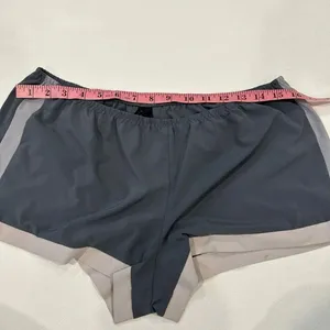 Victoria sercet Gray Colorblock Athletic Running Shorts Women’s Medium thumbnail 6