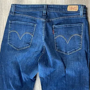 Levis Mid Rise Skinny Jeans thumbnail 8