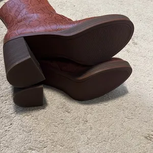 Universal threads boots thumbnail 3