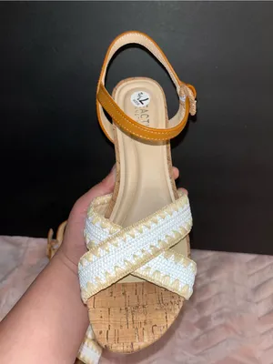 NWOB Reaction Kenneth Cole Reeva Platform Block Heel Sandals Size 7.5 thumbnail 3