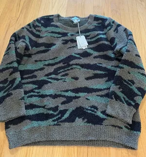 NWT Barefoot Dreams Cozychic Seaside Crewnck Pullover Green Camo Sz XL thumbnail 1
