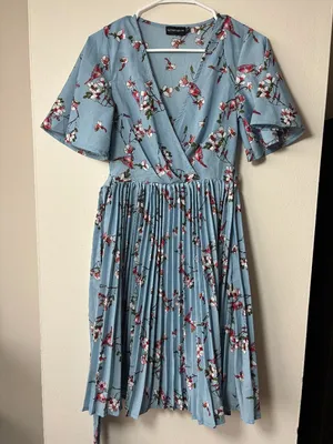 Prettylittlething Blue Floral Dress - Size 2 thumbnail 1