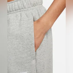 Nike Sportswear Club Fleece Cargo Jogger Sweatpants in Gray Size Medium thumbnail 3