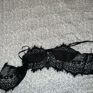 Lacy red bralette and black bustier bundle set size S Black thumbnail 6