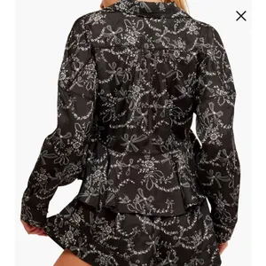 Free People intimately Black Floral Button-Down sleep Blouse size XL. thumbnail 2