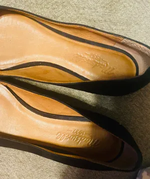 The Bow Tie Skimmer Black Suede Flats size 7 *. Metal gold bows at toes.. Pointy toe flats. ▪️Size 7 ▪️0.25” heel ▪️Excellent used condition: light wear to bottoms and some wear to metal bows thumbnail 6
