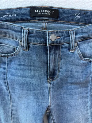 Liverpool Los Angeles Low Rise Crop Flare Jeans in Size 27 thumbnail 3