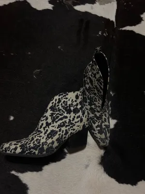Cattle two stepper cowprint booties Multiple Size 10 thumbnail 2