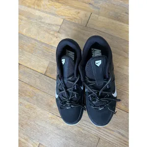 Nike Hyperdiamond 2 Pro Women Black White Metal Softball Cleats 856492-011 thumbnail 2