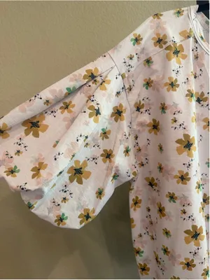 Easel Floral Print Bubble Sleeve Top in Mustard Size S thumbnail 4