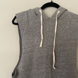 Gray Sleeveless Hoodie Size L Size L thumbnail 2