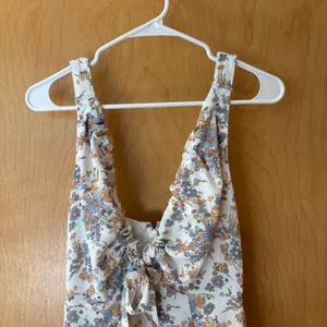 Abercrombie & Fitch Midi Dress Womens S White Floral Tie Front Ruffle Slit thumbnail 2
