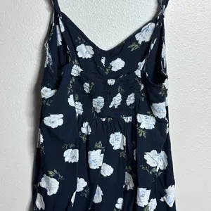 Abercrombie &‎ Fitch Women Casual Preppy Navy Blue Floral top Blouse size Small thumbnail 9