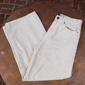 Urban Outfitters BDG High & Wide cream jean pants / fit like a size 25 thumbnail 4