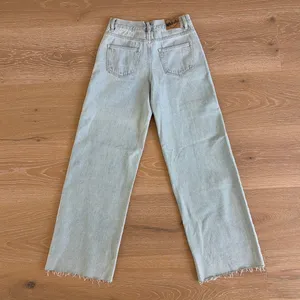 White Fox Jeans Mid Rise Size XS Light Wash Blue thumbnail 4