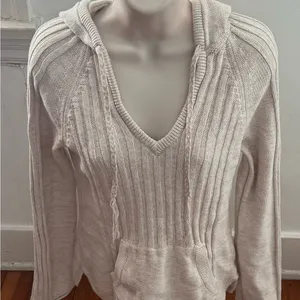 Roxy Cream cable Knit Hooded V-neck kangaroo pocket Sweater, size M outdoor thumbnail 1