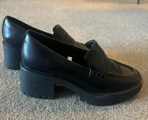 Universal Threads Loafer Heels thumbnail 1