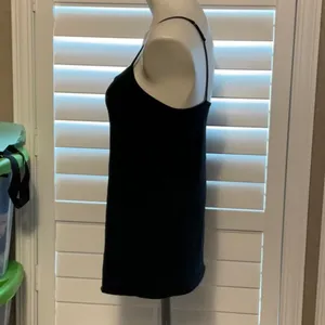 Liz Lange for Target Black Fitted Sleeveless Camisole thumbnail 4