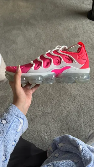 Nike Women's Air VaporMax Plus 'Pink Blast' thumbnail 5