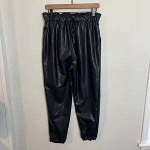 ABERCROMBIE- Vegan Faux Leather Sunday Jogger Pants Pull On Paper-Bag Waist thumbnail 4