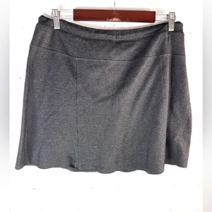 GreenTea XXL Athletic Skort in Gray thumbnail 2