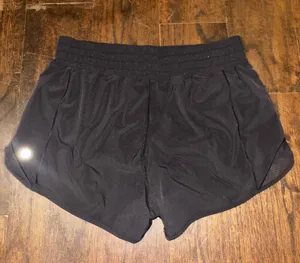 Lululemon Hotty Hot Shorts 2.5" High-Rise thumbnail 2