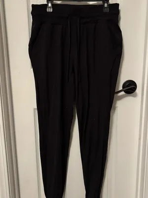 Lululemon On Track Jogger Black size 6 thumbnail 2