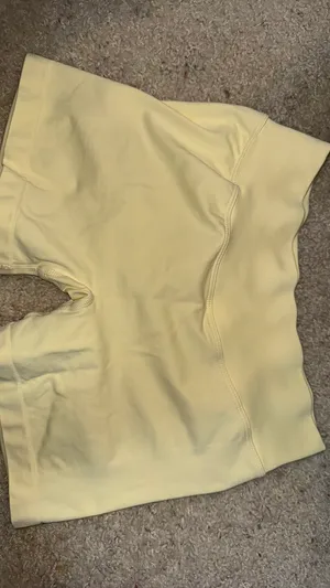 Yellow gym shorts Size L thumbnail 5