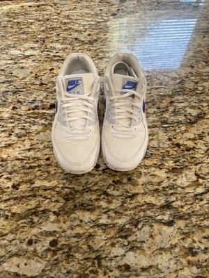 Nike Air Max 90 Sneakers size 7 thumbnail 2