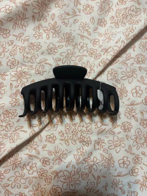 Boutique Hair Clip thumbnail 2