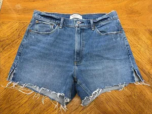 Abercrombie and Fitch 4” Mom Short thumbnail 1