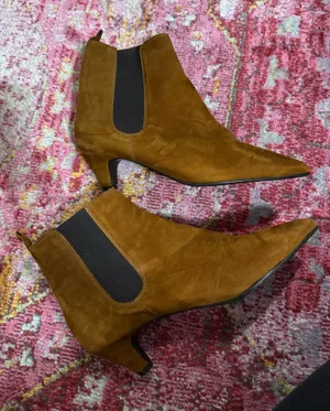 Kitten booties Brown Size 8.5 thumbnail 1