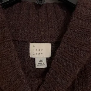Cable Knit Sleeveless Turtleneck Sweater in Dark Brown thumbnail 2