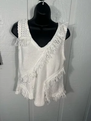 Anthropologie White Sleeveless Top Size Medium EUC thumbnail 2