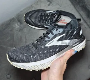 Brooks Revel Running Shoes 8.5 Medium B - Black with White Accents thumbnail 1